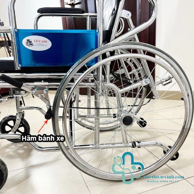 Xe Lăn Lucass X-7A – Đa Năng Với Bô Vệ Sinh, Khung Mạ Chrome, Phanh Ngả Và Chống Lật An Toàn